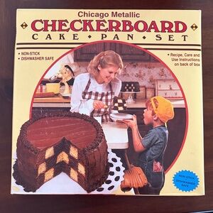 Chicago Metallic Checkerboard Cake Pan Set - Black